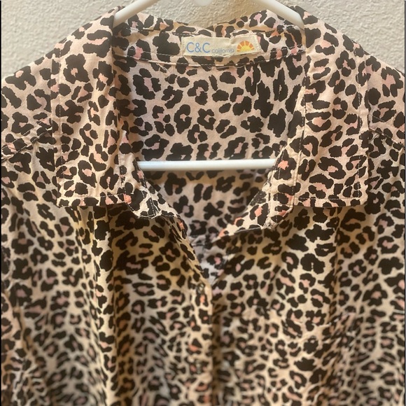C&C California Leopard Twist Front Shirt Size XL - Picture 8 of 11